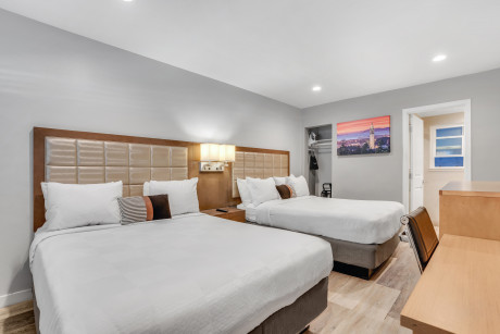 2 Queen Beds – Non Smoking